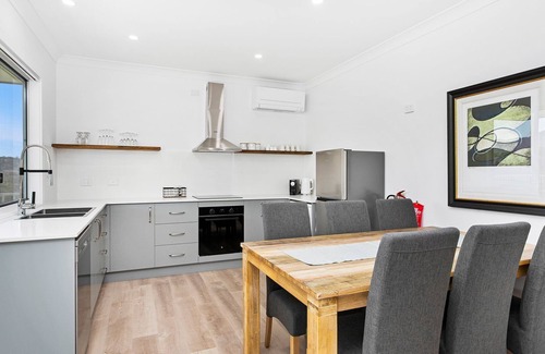 Broughton Village Cabine | Hilltop Cottage - Beautiful cabins with views of the valley