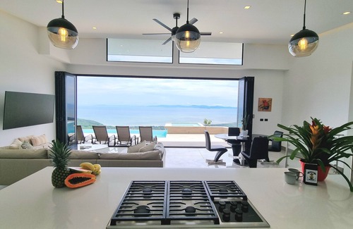 Camaronal Maison | Hilltop Haven: 3 Master Suites, Ocean&jungle Views