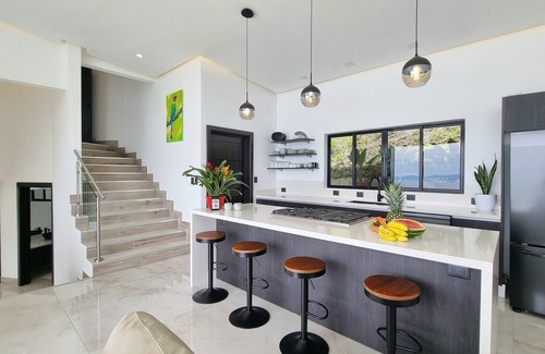 Camaronal Maison | Hilltop Haven: 3 Master Suites, Ocean&jungle Views