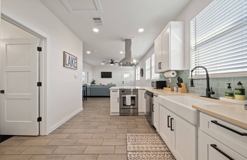 Lakeway Maison | Private Lake Travis, Couples Getaway