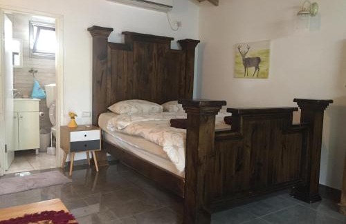 Poriya Illit Chalet De Ski | Hilltop Haven
