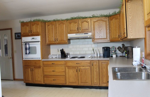 Rome Maison | Hilltop Million $ View! Fireplace, Hot Tub, Pool Table, Clean, Cozy, Full Equip