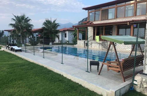Kumluca Villa | Villa privée fermée dans la forêt avec une vue imprenable sur la mer