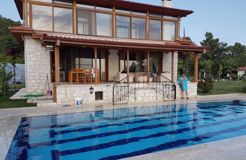 Kumluca Villa | Villa privée fermée dans la forêt avec une vue imprenable sur la mer