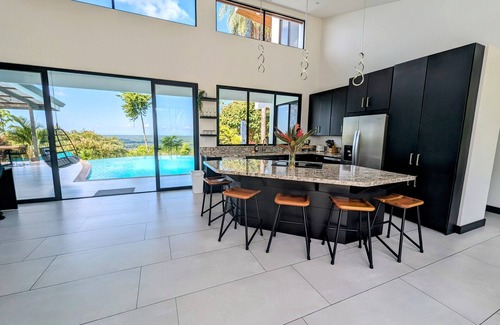 Ciudad Cortes Maison | Hilltop Villa with Amazing Ocean and Jungle Views