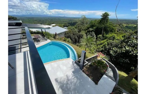 Ciudad Cortes Maison | Hilltop Villa with Amazing Ocean and Jungle Views