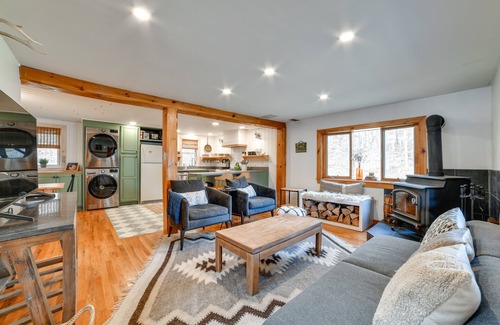 Walton Cabine | Hilltop Walton Getaway with Picturesque Views!