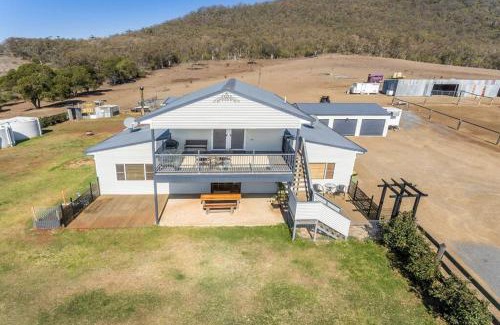 Upper Freestone Appartement | Hillview, a quiet country escape with views.