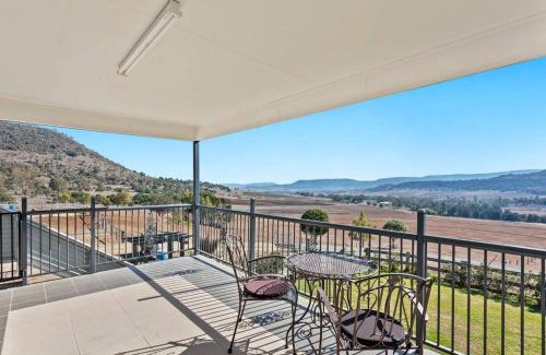 Upper Freestone Appartement | Hillview, a quiet country escape with views.