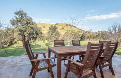 Strath Creek Maison | Hillview, Halls on Falls Homestead