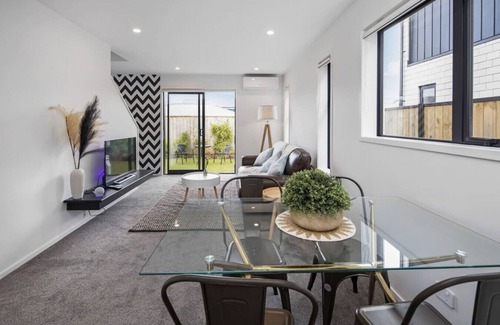Trentham Maison | Hillview Hideaway: 2-BR Serenity