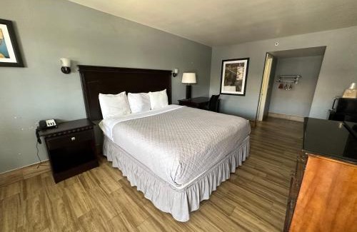 Wetmore Hôtel | HillView Inn at Six Flags Fiesta