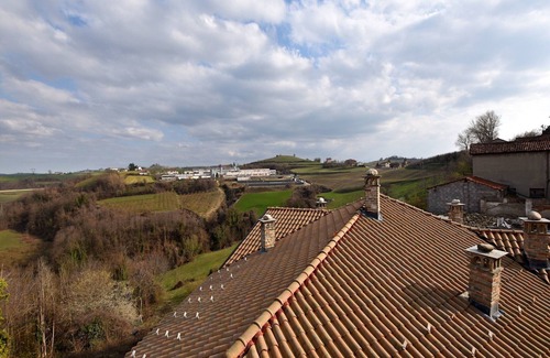 Belvedere Langhe Appartement | Appartement accueillant avec terrasse sur le toit