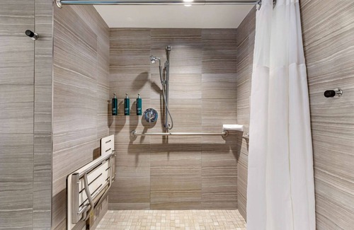 West End Hôtel | Hilton Club The District Washington D.C.