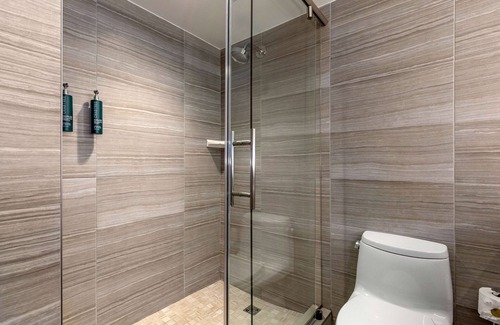 West End Hôtel | Hilton Club The District Washington D.C.