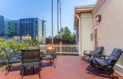 Newtonville Hôtel | Hilton Garden Inn Albany-SUNY Area