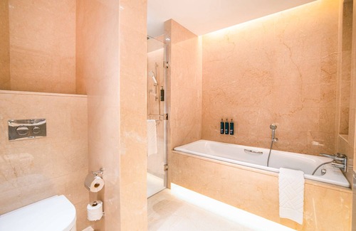 Gombe Hôtel | Hilton Kinshasa
