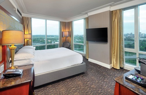 District Saint - Raymond - Vanier Hôtel | Hilton Lac-Leamy