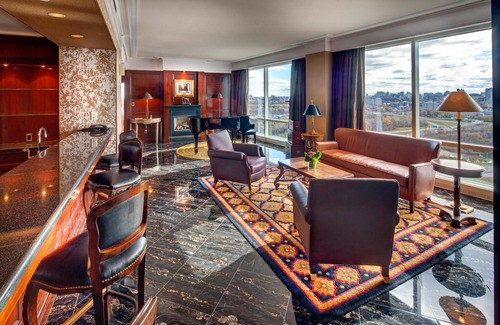 District Saint - Raymond - Vanier Hôtel | Hilton Lac-Leamy