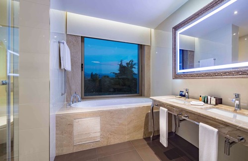 Downtown Hôtel | Hilton Podgorica Crna Gora