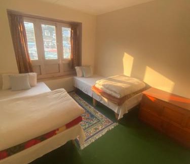 Namche Bazaar Cabine | Himalayan Lodge