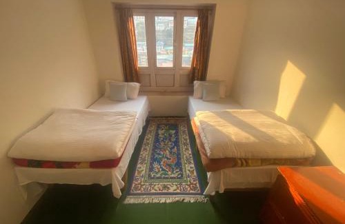 Namche Bazaar Cabine | Himalayan Lodge