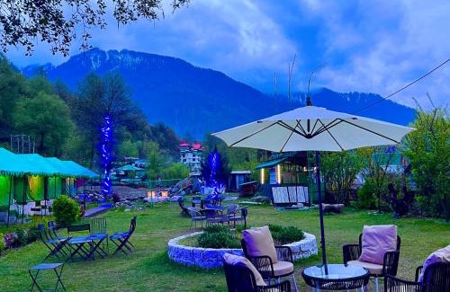 Deoghar Hôtel | Himalayan Riverside Swiss Cottages Manali #riverside #big garden #parking #bonffire #music #budget friendly #adventure