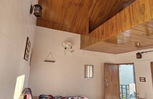 Naina Range Station Balnéaire | Himwanderer Camps and Cottages Pangot