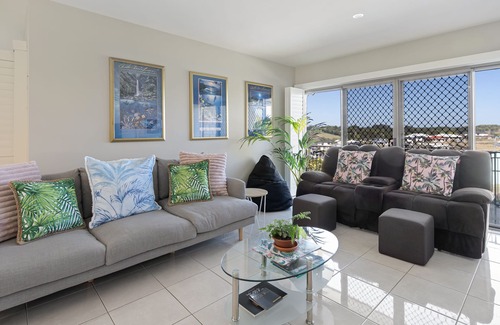 Cumbalum Maison | Hinterland Home, Sleeps 10 with Pets and a private Saltwater Pool