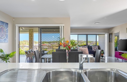 Cumbalum Maison | Hinterland Home, Sleeps 10 with Pets and a private Saltwater Pool