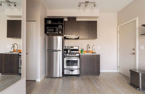 Ladd's Addition Appartement | Retro Modern 1-Bedroom 90 WalkScore