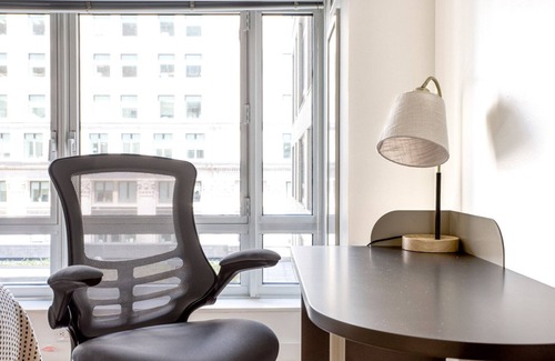 Back Bay East Appartement | Hip Back Bay Studio w/ W/D, Gym & Roof, nr Copley Sq, by Blueground