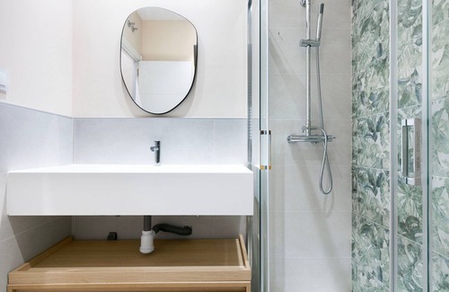Hispanoamerica Appartement | Hip Bernabéu Studio w/ Doorman, nr Real Madrid Stadium, by Blueground