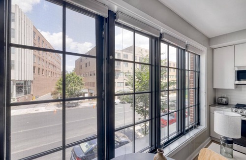 Glover Park Appartement | Hip Glover Park 1BR w/ Rooftop & A/C, nr Bars & Groceries, by Blueground