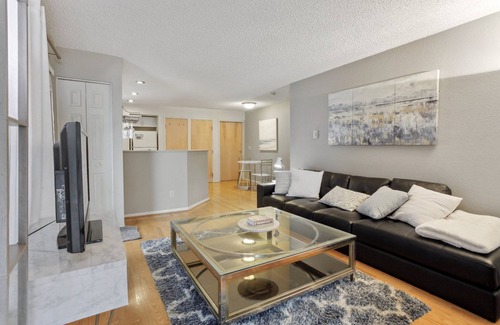 Speer Copropriété | Hip Historic Baker Area Condo - Individual Garage Parking Included!
