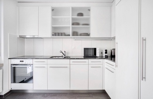 District 2 Appartement | Hip Wollishofen 3.5 Room w/ Storage 1min to Central Market, by Blueground