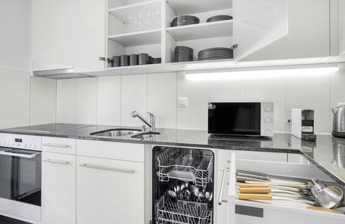 District 2 Appartement | Hip Wollishofen 3.5 Room w/ Storage 1min to Central Market, by Blueground