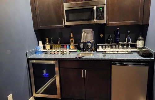 Powder Springs Appartement | Hiram Hideaway King Bed, Pool, Hot Tub, Pool Table and Basketball court
