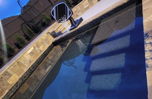 Powder Springs Appartement | Hiram Hideaway King Bed, Pool, Hot Tub, Pool Table and Basketball court