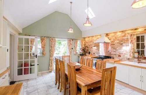 Chipping Ongar Maison | Essex c'est la seule façon. Une occasion unique de profiter de votre propre pub