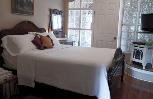 Port Albert Maison | Historic Inn Vacation Rental