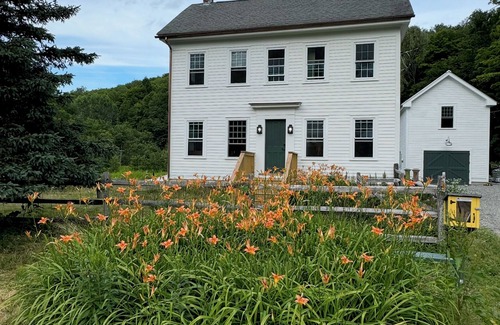 Becket Maison | Historic 1804 house in N Becket Village in the Berkshires