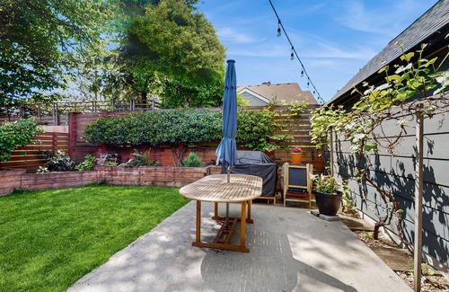 Central District Maison | Historic 1903 Home with Typewriter Charm & Timeless Soul