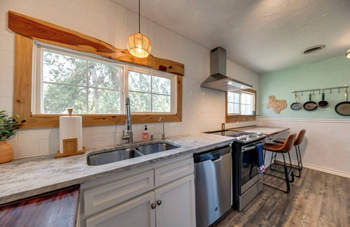 Midland Maison | Historic 2-bedroom home in Central Midland