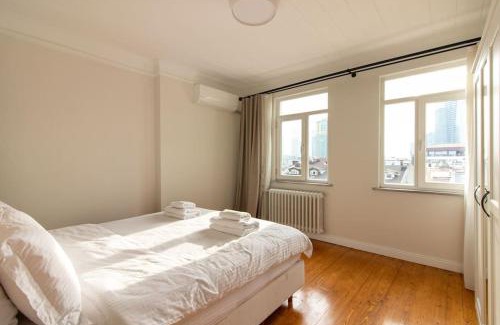 Sisli Appartement | Historic 2BR Gem in Downtown Sisli AC in All Rooms