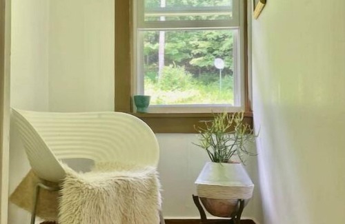 Oliverea Maison | Historic 2BR Home +Patio in Quiet Catskills Hamlet