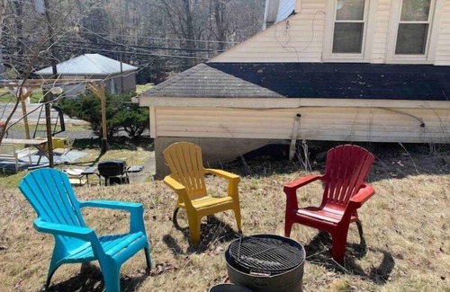 Oliverea Maison | Historic 2BR Home +Patio in Quiet Catskills Hamlet