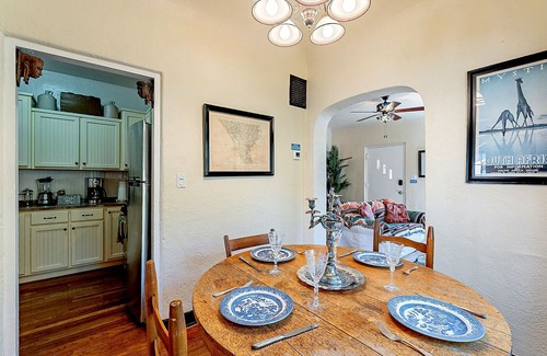 Sam Hughes Maison | Historic 3BD/2BA Bungalow Steps From the UA w/ Yard - Low Summer Rates! 🏡