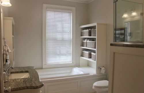 Wading River Maison | Historic 4 Bedroom w/ Pool, walking distance to beach, PERFECT FOR A FAMILY