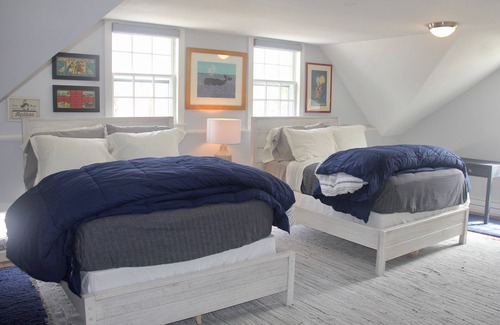 Wading River Maison | Historic 4 Bedroom w/ Pool, walking distance to beach, PERFECT FOR A FAMILY